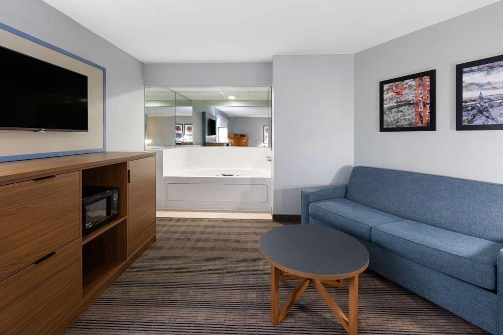 Americinn By Wyndham North Branch Room photo